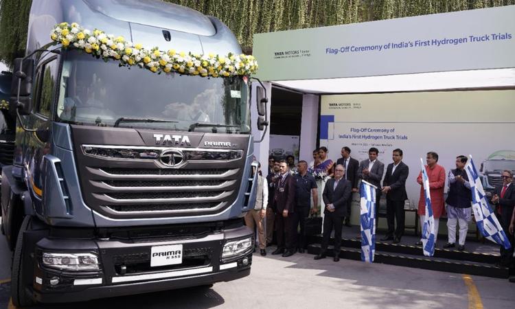 Tata Motors Begins Trials Of India’s First Hydrogen Truck टाटा मोटर्स के कुल 16 हाइड्रोजन से चलने वाले ट्रक मुंबई, पुणे, दिल्ली-एनसीआर, सूरत और देश भर के अधिक माल मार्गों पर चलेंगे.