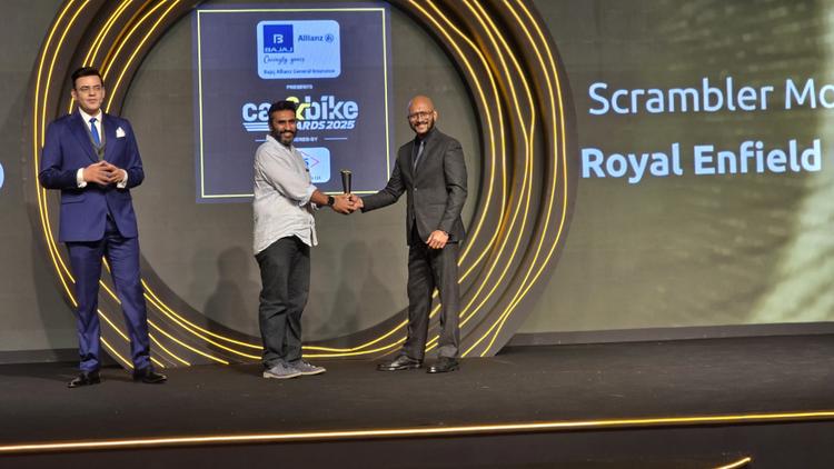 car&bike Awards 2025: Royal Enfield Bear 650 Is The Scrambler Motorcycle Of The Year इस खिताब के लिए नामांकितों में हुस्कवर्ना स्वार्टपिलेन 401, ब्रिक्सटन 500XC और आरई बियर 650 शामिल थे.