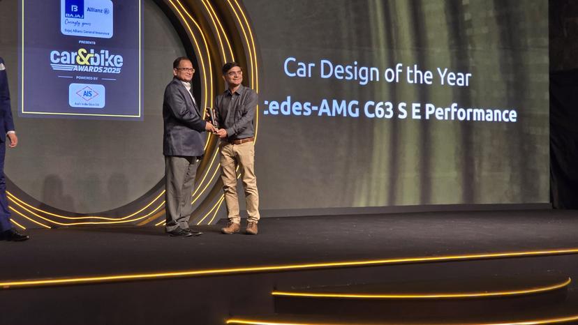कार एंड बाइक अवॉर्ड्स 2025: मर्सिडीज-AMG C 63 S E परफॉर्मेंस ने जीता कार डिजाइन ऑफ द ईयर का खिताब कार एंड बाइक अवॉर्ड्स 2025: मर्सिडीज-AMG C 63 S E परफॉर्मेंस ने जीता कार डिजाइन ऑफ द ईयर का खिताब