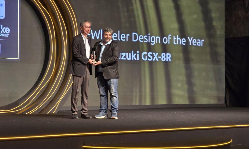 कार एंड बाइक अवॉर्ड्स 2025: सुजुकी GSX-8R ने जीता 'बाइक डिजाइन ऑफ द ईयर' का खिताब कार एंड बाइक अवॉर्ड्स 2025: सुजुकी GSX-8R ने जीता 'बाइक डिजाइन ऑफ द ईयर' का खिताब