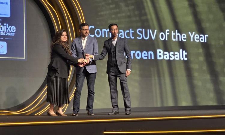 car&bike Awards 2025: Citroen Basalt Is Compact SUV Of The Year भारत में फ्रांसीसी कार निर्माता की नई पेशकश ने एक अन्य लोकप्रिय प्रतियोगी, टाटा कर्व को पछाड़कर वार्षिक कार एंड बाइक पुरस्कारों में प्रतिष्ठित कॉम्पैक्ट एसयूवी कैटेगरी में जीत हासिल की.