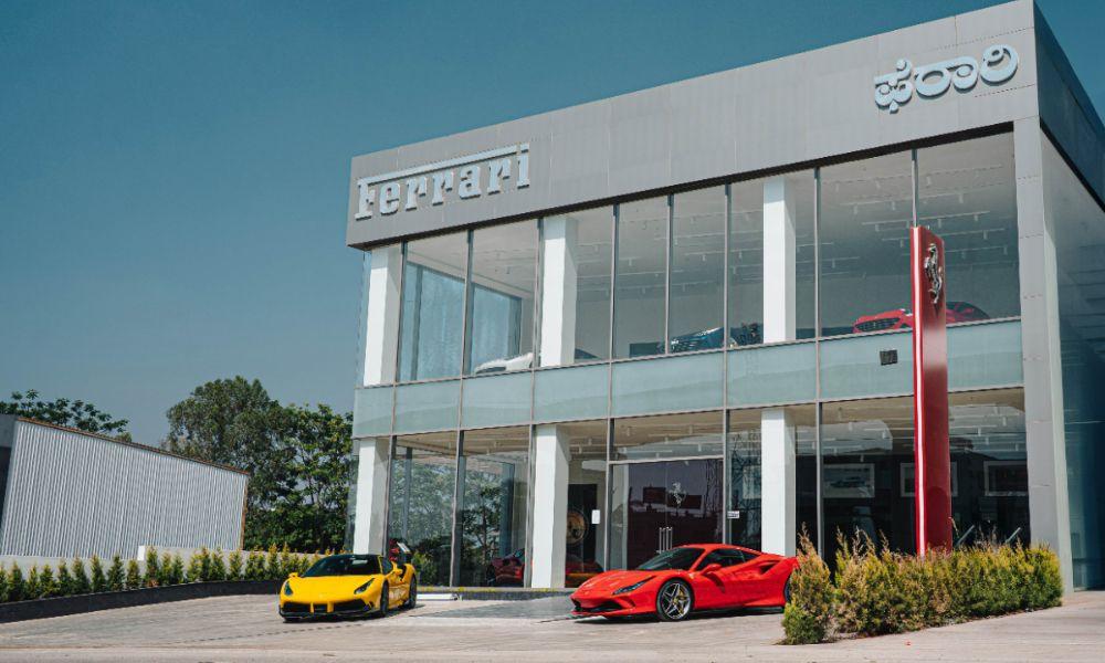 Ferrari Opens First Official Service Centre In Bengaluru इतालवी सुपरकार ब्रांड का पहला समर्पित सर्विस स्टेशन भारत में इसके आधिकारिक आयातक, सेलेक्ट कार्स द्वारा चलाया जाता है.
