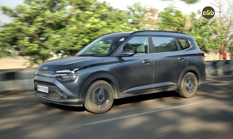 Kia India Achieves New Production Milestone Of 1.5 Million Units कंपनी द्वारा बनी 15 लाखवीं कार किआ कारेंज थी, जिसे भी जल्द ही एक बड़ा अपडेट मिलने वाला है.