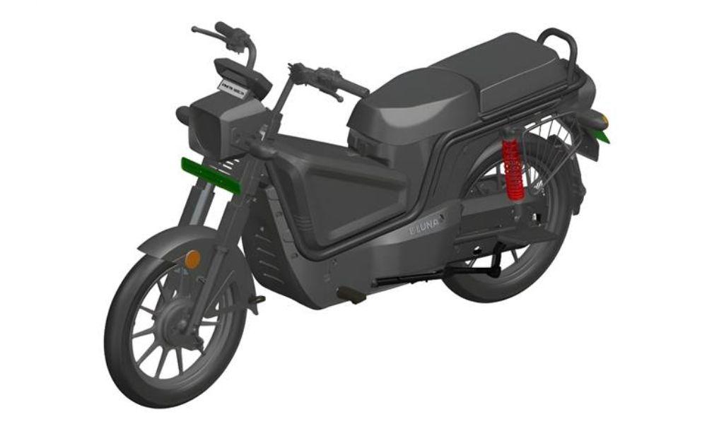 Kinetic Files Patent For Updated E-Luna अलॉय व्हील के अलावा, पेटेंट तस्वीर में रीढ़ पर स्थित एक बॉक्स भी दिखाया गया है जो अतिरिक्त स्टोरेज के लिए हो सकता है या रेंज बढ़ाने के लिए एक अलग करने योग्य बैटरी पैक हो सकता है.