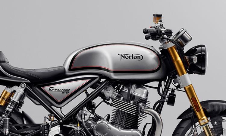 Norton Motorcycles India Launch Confirmed For 2025; India-UK FTA To Help “Scale Faster” ऑटो एक्सपो के पिछले कुछ एडिशन में प्रदर्शित होने के बाद, नॉर्टन की पेशकशें अंततः इस वर्ष के अंत में भारत में बिक्री के लिए उपलब्ध होंगी, जो कि ब्रिटिश ब्रांड टीवीएस मोटर कंपनी द्वारा अधिग्रहण के पांच वर्ष से भी अधिक समय बाद होगा.