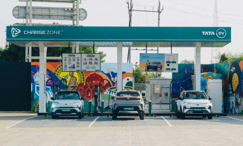 Tata Motors Opens 10 EV 'Mega Chargers' Across India नए लगाए मेगाचार्जर्स को ईवी इंफ्रास्ट्रक्चर प्रदाताओं चार्जज़ोन और स्टैटिक के सहयोग से स्थापित किया गया है.