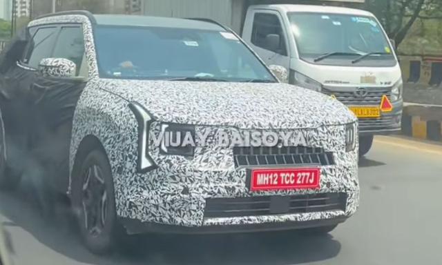 दूसरी पीढ़ी की किआ सेल्टॉस वैश्विक स्तर पर 10 दिसंबर होगी पेश नई सेल्टॉस में अपने पिछले मॉडल की तुलना में मौलिक डिजाइन परिवर्तन होंगे तथा इसमें नया हाइब्रिड पावरट्रेन भी शामिल किया जाएगा.