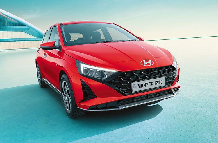 Hyundai i20 Line-Up Now Starts At Rs 5.99 Lakh ह्यून्दे i20 के तीन वेरिएंट - एरा, मैग्ना और मैग्ना एग्जीक्यूटिव - की कीमतों में बदलाव किया गया है.