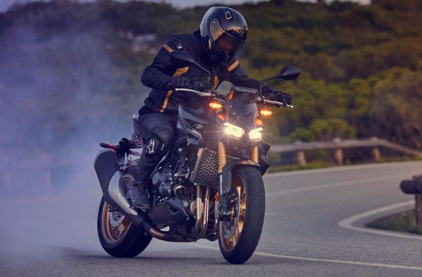 होंडा सीबी1000 हॉर्नेट SP भारत में हुई लॉन्च, कीमत रु.12.36 लाख होंडा सीबी1000 हॉर्नेट SP भारत में हुई लॉन्च, कीमत रु.12.36 लाख