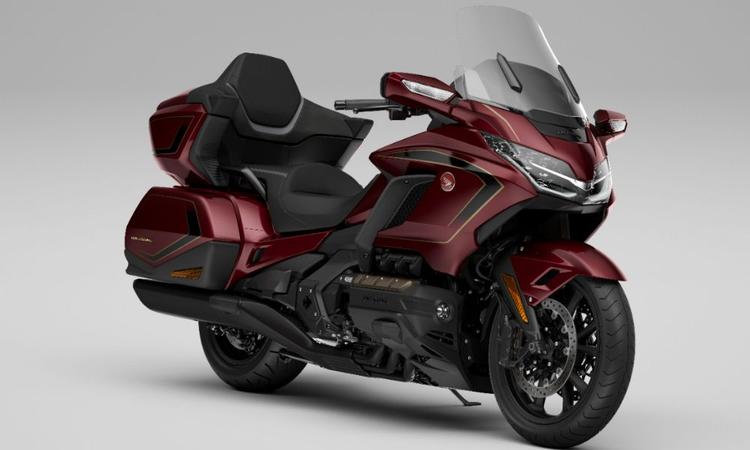 Honda Gold Wing 50th Anniversary Edition Launched At Rs 39.90 Lakh इस वैरिएंट को वैश्विक स्तर पर फरवरी में पेश किया गया था और यह टूरर के निर्माण के 50वें वर्ष का जश्न मनाता है.