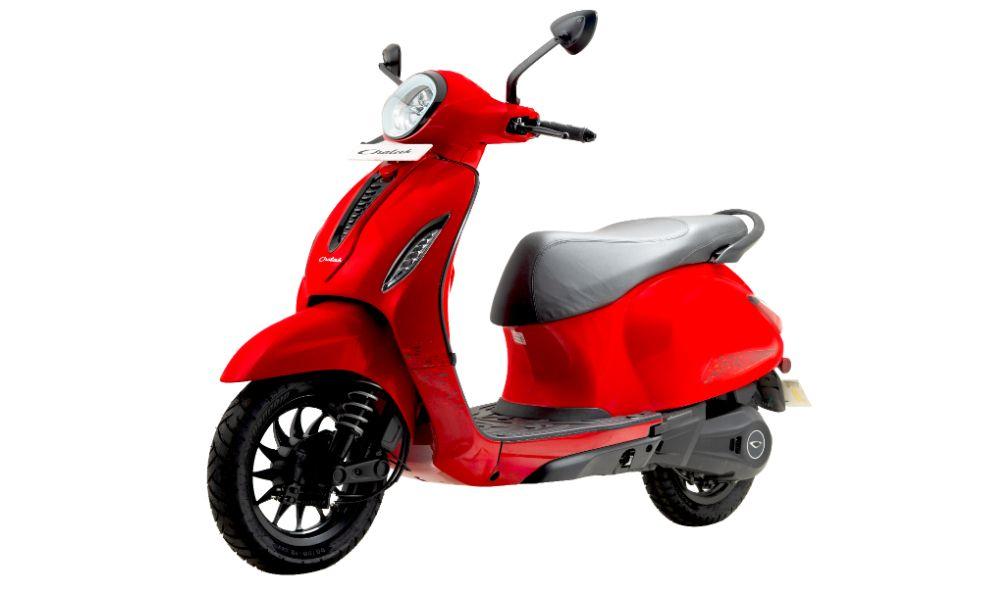 Bajaj Chetak 3001 Launched At Rs 1 Lakh: Gets 35L Underseat Storage, 127 KM Range चेतक परिवार में नए एंट्री-लेवल मॉडल के रूप में प्रस्तुत 3001, प्रभावी रूप से चेतक 2903 की जगह लेता है.