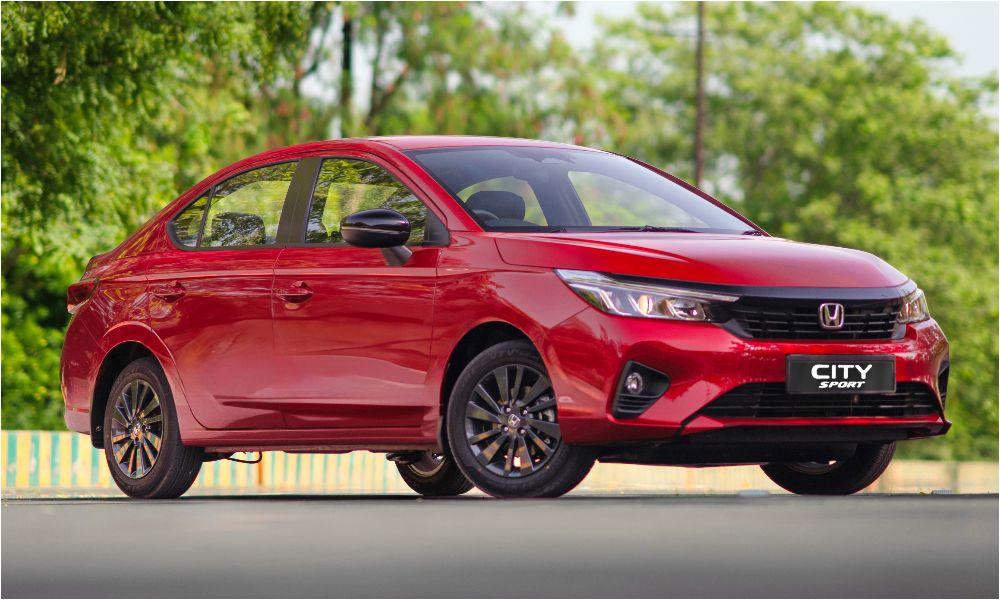 होंडा सिटी स्पोर्ट CVT रु.14.89 लाख में हुई लॉन्च, जानिए क्या है इसमें खास ड्राइविंग के शौकीनों को निराश करने वाली खबर यह है कि 'स्पोर्ट' शब्द होंडा की शानदार सेडान में केवल दिखावटी बदलाव लेकर आई है.