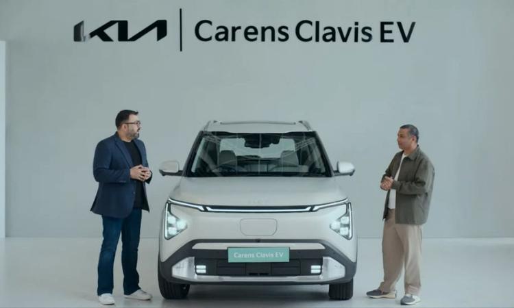 Kia Carens Clavis EV Launched In India; Prices Start At Rs 17.99 Lakh कारेंज क्लैविस ईवी किआ की पहली भारत में बनी इलेक्ट्रिक कार है और आने वाले वर्ष में दूसरी मास-मार्केट ईवी भी लॉन्च की जाएंगी.