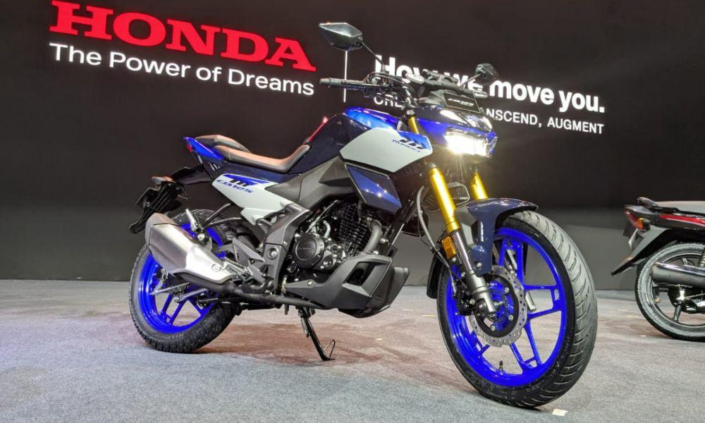 Honda CB125 Hornet Launched In India At Rs 1.12 Lakh CB125 हॉर्नेट की बुकिंग अब शुरू हो गई है, जबकि इसे चार रंग योजनाओं में पेश किया गया है.