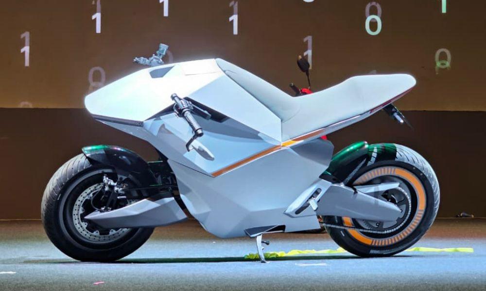 Ola Diamondhead Prototype Unveiled: Rs 5 Lakh Price Targeted ओला ने पुष्टि की है कि डायमंडहेड 2027 के मध्य में लॉन्च होगी और इसकी कीमत लगभग रु.5 लाख (एक्स-शोरूम) होगी.