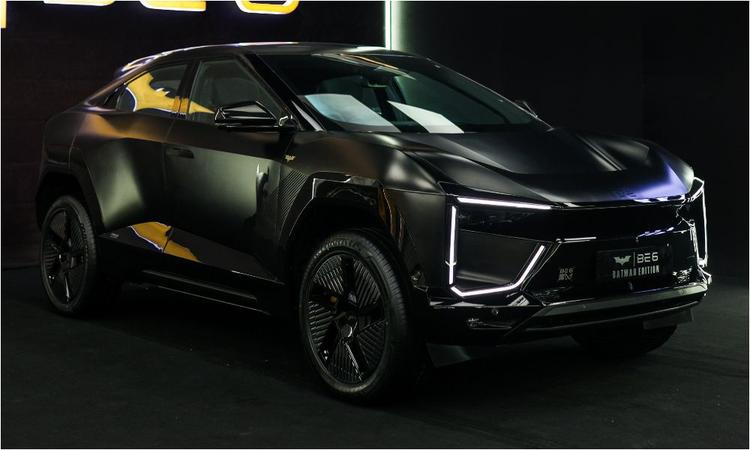 Mahindra BE 6 Batman Edition: Production To Be More Than Tripled To 999 Units मूल रूप से 300 कारों तक सीमित एक खास वैरिएंट पेशकश के रूप में तैयार, अपनी तरह का पहला BE 6 बैटमैन एडिशन अब 23 अगस्त को ऑर्डर बुक खुलने पर बहुत बड़ी मात्रा में उपलब्ध होगा.