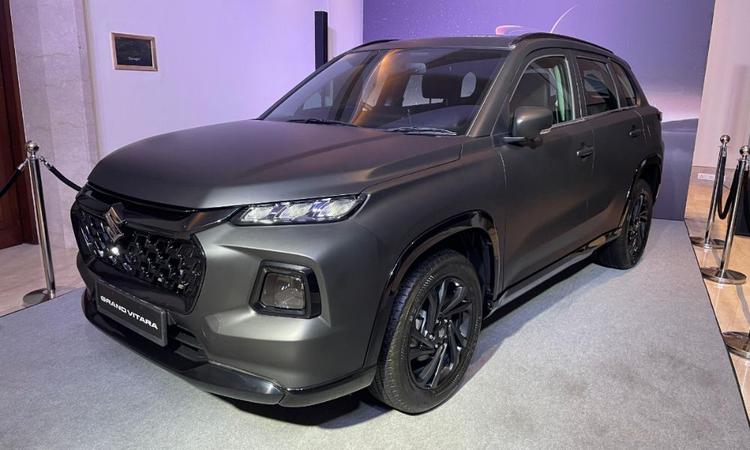 Maruti Suzuki Grand Vitara Phantom Blaq Edition Unveiled फैंटम ब्लैक एडिशन मूलतः ग्रांड विटारा एसयूवी का एक स्पेशल एडिशन है, जो पूरी तरह से काले रंग की थीम पर आधारित है.