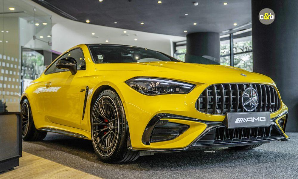 Mercedes-AMG CLE 53 Launched In India At Rs 1.35 Crore CLE 300 कैब्रियोलेट का हार्ड-टॉप वैरिएंट, बोनट के नीचे ट्विन-टर्बो इन-लाइन सिक्स इंजन के साथ हॉट एएमजी रूप में आता है.