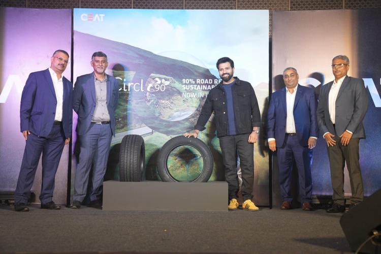 CEAT Launches SecuraDrive CIRCL - India’s First Road-Ready Sustainable Car Tyres CEAT दो वैरिएंट पेश कर रहा है: CIRCL 50 और CIRCL 90, कीमत  क्रमशः  रु. 8,999 और रु.12,999 है.