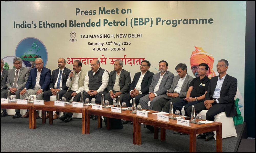 Ethanol Blending: SIAM Assures Warranties Of Non-E20 Compliant Vehicles Will Be Honoured 30 अगस्त को इथेनॉल मिश्रण पर आयोजित एक संयुक्त प्रेस कॉन्फ्रेंस में, सोसाइटी ऑफ इंडियन ऑटोमोबाइल मैन्युफैक्चरर्स ने कहा कि वाहनों पर सभी मौजूदा वारंटियों का सम्मान किया जाएगा, भले ही कारें E20 के अनुरूप न हों.