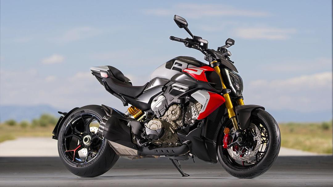 Ducati Diavel V4 RS India Launch Details Revealed डियावेल V4 RS फिलहाल डुकाटी की सबसे तेज़ एक्सीलरेशन वाली कार है, जो सिर्फ़ 2.5 सेकंड में 0 से 100 किमी/घंटा की रफ़्तार पकड़ लेती है, और इसे भारत में लॉन्च किया जाएगा.
