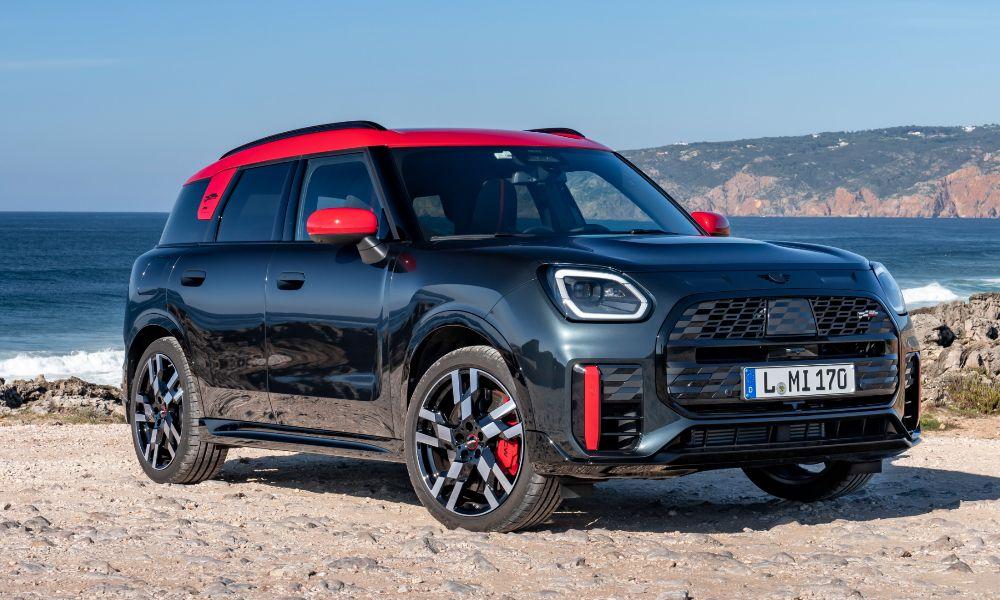 MINI Countryman JCW India Launch On October 14; Bookings Open September 22 कंट्रीमैन जेसीडब्ल्यू भारत में लॉन्च होने वाली नई कंट्रीमैन का पहला पेट्रोल-डीज़ल मॉडल होगा.