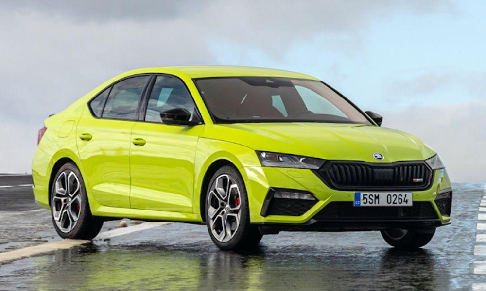 New Skoda Octavia RS India Launch On October 17; 100 Units To Be Imported In 2025 दमदार आरएस का लॉन्च - जिसे पूरी तरह से तैयार कार के रूप में भेजा जा रहा है - लगभग ढाई साल के अंतराल के बाद प्रसिद्ध ऑक्टेविया नामप्लेट की भारतीय बाजार में वापसी का भी प्रतीक होगी.