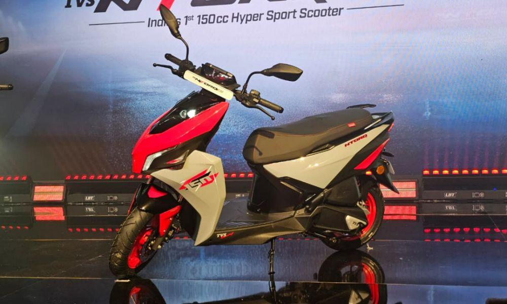 TVS Ntorq 150 Launched At Rs 1.19 Lakh; Gets Traction Control, Single-Channel ABS
7 साल से भी अधिक समय पहले 125 के लॉन्च के बाद से एनटॉर्क परिवार में पहला जुड़ाव, एनटॉर्क 150 टीवीएस का अब तक का सबसे तेज, सबसे शक्तिशाली पेट्रोल स्कूटर है.