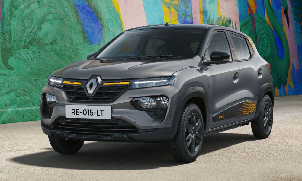 Renault Kwid 10th Anniversary Edition Launched: Entry Hatchback Updated With More Safety Features नए 500-यूनिट लिमिटेड-रन स्पेशल एडिशन के अलावा, रेनॉ ने क्विड को नए वैरिएंट नामकरण और सुरक्षा किट के साथ अपडेट किया है.