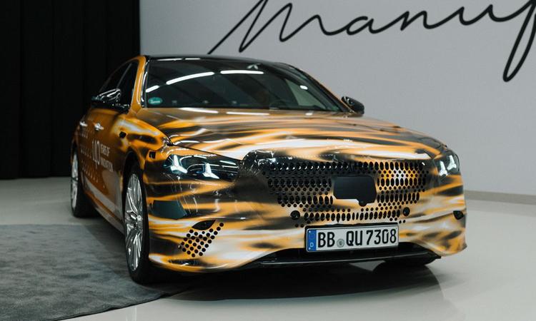 New Mercedes-Benz S-Class Previewed Ahead Of Jan 29 Global Debut मर्सिडीज का कहना है कि आगामी एस-क्लास में 50% से अधिक पुर्जे नए हैं, और यह कार L4 ऑटोनॉमस ड्राइविंग के लिए भी तैयार होगी.