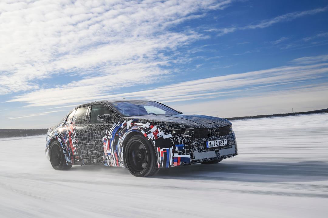 All Electric BMW M3 Details Out; Will Offer Simulated Gear Shifts, Synthetic Sounds बीएमडब्ल्यू के हाई-परफॉर्मेंस डिवीजन की पहली इलेक्ट्रिक कार में चारों पहियों के लिए अलग-अलग इलेक्ट्रिक मोटर होंगी.
