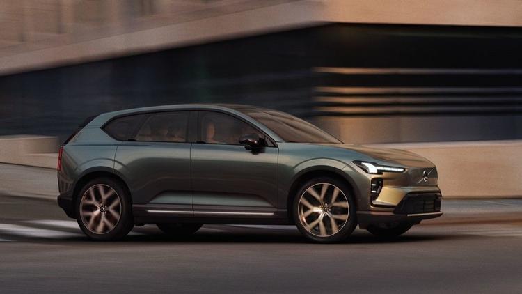 Volvo EX60 Revealed With 810km Range And 10-Minute Fast Charge Capability
वोल्वो ने 810 किमी तक की रेंज, 10 मिनट में फास्ट चार्जिंग, गूगल जेमिनी एआई और अगली पीढ़ी की सुरक्षा सुविधाओं से लैस ऑल-इलेक्ट्रिक EX60 एसयूवी को पेश किया है, जो मिडसाइज़ ईवी सेगमेंट में एक नया बेंचमार्क स्थापित करती है.