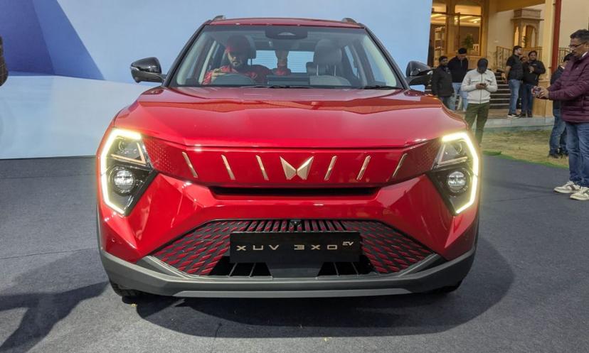 भारत में महिंद्रा XUV 3XO ईवी हुई लॉन्च, कीमत रु.13.89 लाख से शुरू भारत में महिंद्रा XUV 3XO ईवी हुई लॉन्च, कीमत रु.13.89 लाख से शुरू