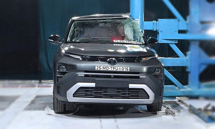 Tata Punch Facelift Bharat NCAP Crash Test Scores Revealed; Gets 5-Star Rating फेसलिफ्टेड पेट्रोल इंजन वाली पंच कार को एडल्ट यात्रियों की सुरक्षा के लिए 32 में से 30.58 और बच्चों की सुरक्षा के लिए 49 में से 45 अंक मिले हैं.