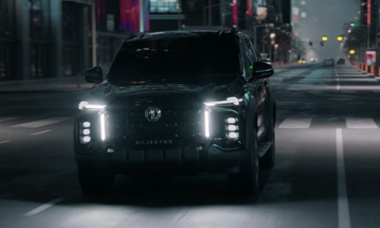 MG Majestor Previewed Ahead Of February 12 Launch ग्लॉस्टर के अधिक प्रीमियम विकल्प के रूप में आने वाली मैजेस्टर, लोकप्रिय टोयोटा फॉर्च्यूनर को टक्कर देने के लिए भी तैयार है.