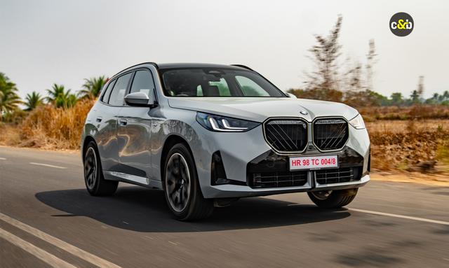 बीएमडब्ल्यू X3 xDrive30 M स्पोर्ट प्रो भारत में रु.74.50 लाख में हुई लॉन्च नई टॉप-रेंज xDrive 30, M स्पोर्ट प्रो ट्रिम में उपलब्ध है और 255bhp की ताकत और 400Nm की ताकत पैदा करता है. यह मात्र 6.3 सेकंड में 0 से 100 किमी प्रति घंटे की रफ्तार पकड़ सकती है.