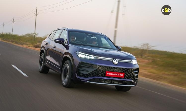 Volkswagen Tayron Launched In India at Rs 46.99 Lakh टैरॉन मूल रूप से अब बंद हो चुकी टिगुआन ऑलस्पेस की जगह ली है और इसमें बैठने की तीन-रो हैं.