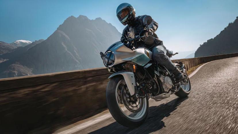 डुकाटी फॉर्मूला 73 लिमिटेड एडिशन कैफे रेसर हुई पेश डुकाटी फॉर्मूला 73 लिमिटेड एडिशन कैफे रेसर हुई पेश