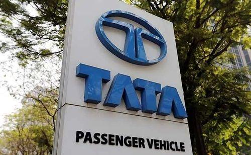 Tata Motors Q1 FY2023 Results: Consolidated Revenue Up 8.3% टाटा पैसेंजर व्हीकल्स और कमर्शियल व्हीकल्स ने वित्त वर्ष 2023 की पहली तिमाही में 100% से अधिक राजस्व वृद्धि दर्ज किया. जगुआर लैंड रोवर राजस्व में आई गिरावट.