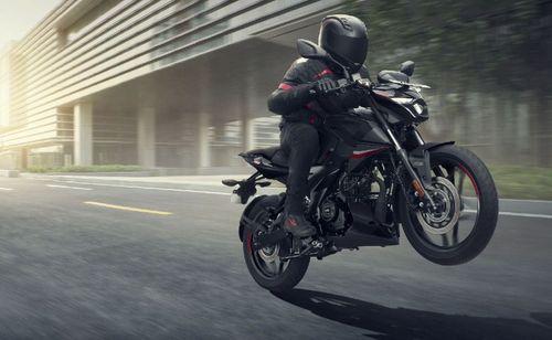 Bajaj Auto Q1 FY 2023 Results: Net Profit Grows 11 Per Cent चालू वित्त वर्ष की पहली तिमाही में बजाज ऑटो ने रु. 1,173 करोड़,का शुद्ध लाभ दर्ज किया, लेकिन पिछले साल 2022 की चौथी तिमाही में, कंपनी ने रु.1,469 करोड़ का शुद्ध लाभ दर्ज किया था.