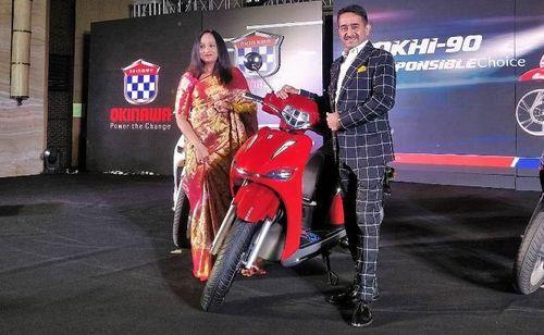 Two-Wheeler Sales October 2022: Okinawa Achieves New Monthly Record With 17,531 Retail Sales अक्टूबर में 17,531 स्कूटरों की बिक्री के साथ ओकिनावा के वाहनों की बिक्री संख्या लगभग दोगुनी हो गई है, जब इस साल सितंबर की तुलना में कंपनी ने 8,494 यूनिट्स (वाहन डेटा के अनुसार) बेचीं थीं.