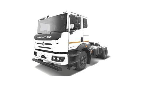 Ashok Leyland Launches The AVTR 4220 & AVTR 4420 4x2 Tractors नई पेशकश अशोक लीलैंड को पहला भारतीय कमर्शल वाहन निर्माता बनाती है, जो टू-एक्सल विकल्प में 41.5T और 43.5T GCW के साथ ट्रैक्टर पेश करता है.