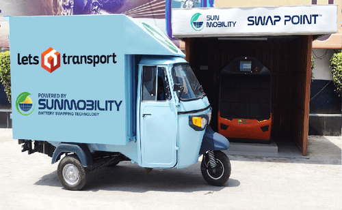 LetsTransport And SUN Mobility Join Hands For Battery Swapping Technology अगले एक साल में, सन मोबिलिटी और लेट्सट्रांसपोर्ट भारत में 2000 लास्ट मील कनेक्टिविटी ईवी को तैनात करने की योजना बना रहे हैं.
