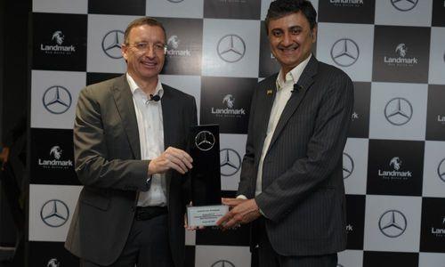 Mercedes-Benz India Inaugurates First Integrated AMG Performance Centre In Ahmedabad इस एएमजी परफॉर्मेंस सेंटर के साथ, मर्सिडीज-बेंज इंडिया के अब देश में पांच एएमजी परफॉर्मेंस सेंटर हैं, जो दिल्ली, मुंबई, बैंगलोर, हैदराबाद और अहमदाबाद में स्थित हैं.