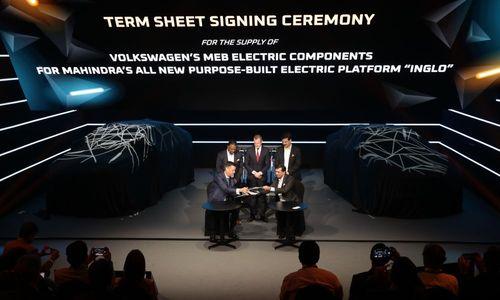 Mahindra, Volkswagen Sign Term Sheet For MEB Component Supply दोनों कंपनियां वाहन चार्जिंग और बैटरी निर्माण सहित ई-मोबिलिटी में सहयोग के और अवसर तलाशेंगी.