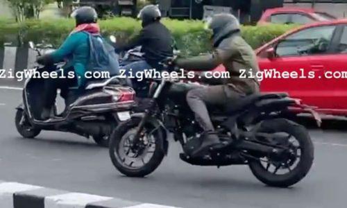Upcoming Royal Enfield Scram 450 Spotted Testing For The First Time रॉयल एनफील्ड स्क्रैम 450 आगामी हिमालयन 450 पर आधारित होगी, और दोनों में से यह अधिक सड़क-केंद्रित मॉडल है.