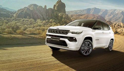 Jeep Launches Anniversary Edition Compass To Celebrate 5th Year In India जीप कंपस एसयूवी की पांचवीं एनिवर्सरी मनाने के लिए, कार निर्माता ने इस विशेष मॉडल को पेश किया है.