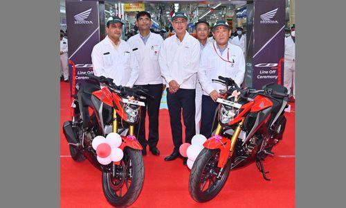 होंडा CB300F प्लांट से बनकर निकली, जल्द मिलेगी ग्राहकों को होंडा CB300F प्लांट से बनकर निकली, जल्द मिलेगी ग्राहकों को