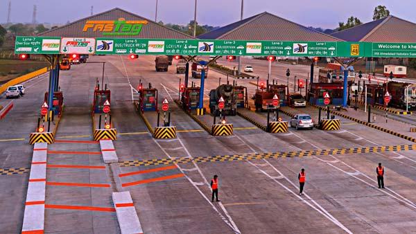 Toll Taxes Set To Going Up Across The Country from April 1, 2025 नेशनल हाईवे अथॉरिटी ऑफ इंडिया (NHAI)  31 मार्च, 2025 को रात 12 बजे के बाद से टोल टैक्स में वृद्धि लागू करने जा रहा है.