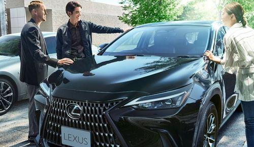 Lexus India Launches Certification Programme For Pre-Owned Cars इस कार्यक्रम के तहत, लेक्सस इंडिया अपनी पुरानी कारों के लिए 203 तरह का निरीक्षण और लेक्सस प्रमाणन की पेशकश करेगा. इसमें 24 महीने या 30,000 किमी तक की वारंटी और 3 सर्विस शामिल हैं.